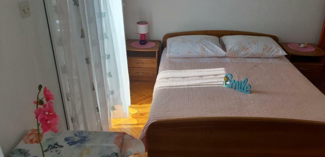 Apartman Lorena Stari Grad  Esterno foto