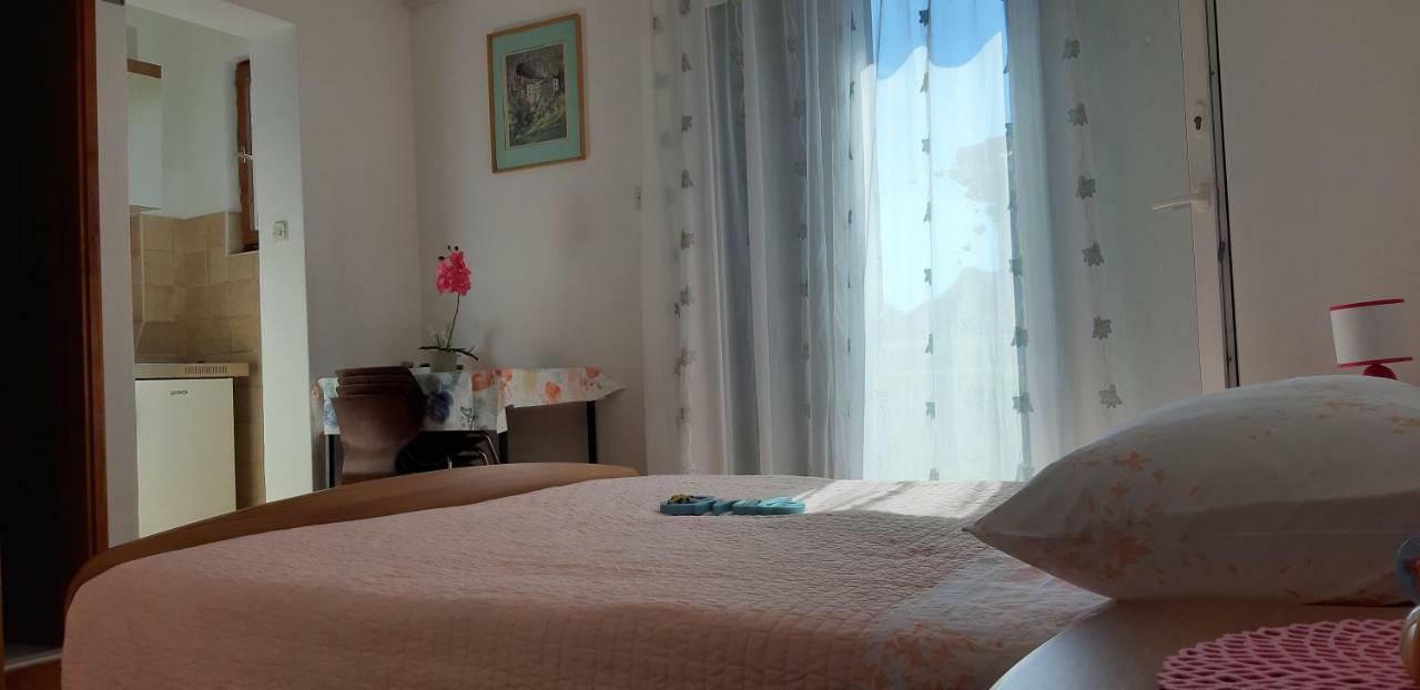 Apartman Lorena Stari Grad  Esterno foto